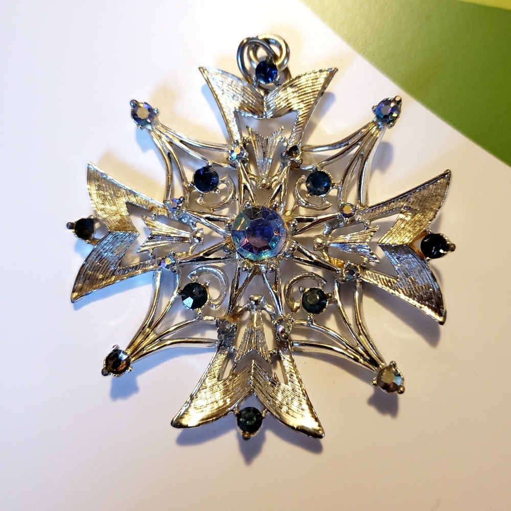 Vintage Sarah Coventry Pendant